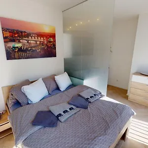  Apartmán Onsite Free Garage Parking, 10min Centre By Bus