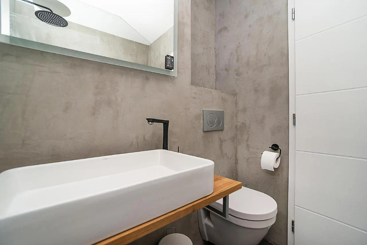 Big 4-Bedroom Flat, Terrace With Great Vitkov View Prag Tjeckien